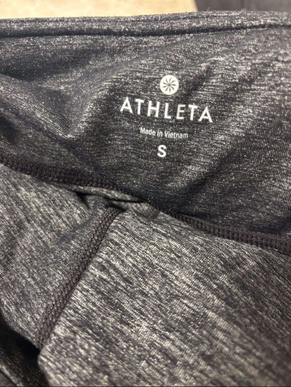 Athleta Heathered Gray Pocket Leggings S/349497 - Picture 3 of 4
